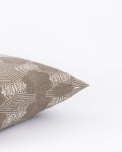 Load image into Gallery viewer, Saraya Pillow Cover
