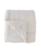 Load image into Gallery viewer, Snow Leopard Cotton Quilt
