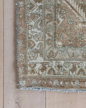 Load image into Gallery viewer, Vintage Rug No. 155