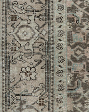 Load image into Gallery viewer, Vintage Rug No. 88
