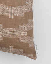 Load image into Gallery viewer, Ojos Pillow Cover
