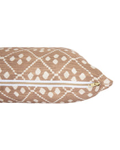 Load image into Gallery viewer, Warwick Diamond Pillow Cover
