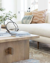 Load image into Gallery viewer, Ojos Pillow Cover
