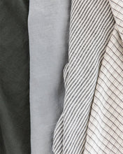 Load image into Gallery viewer, Thin Stripe Linen Hand Towel
